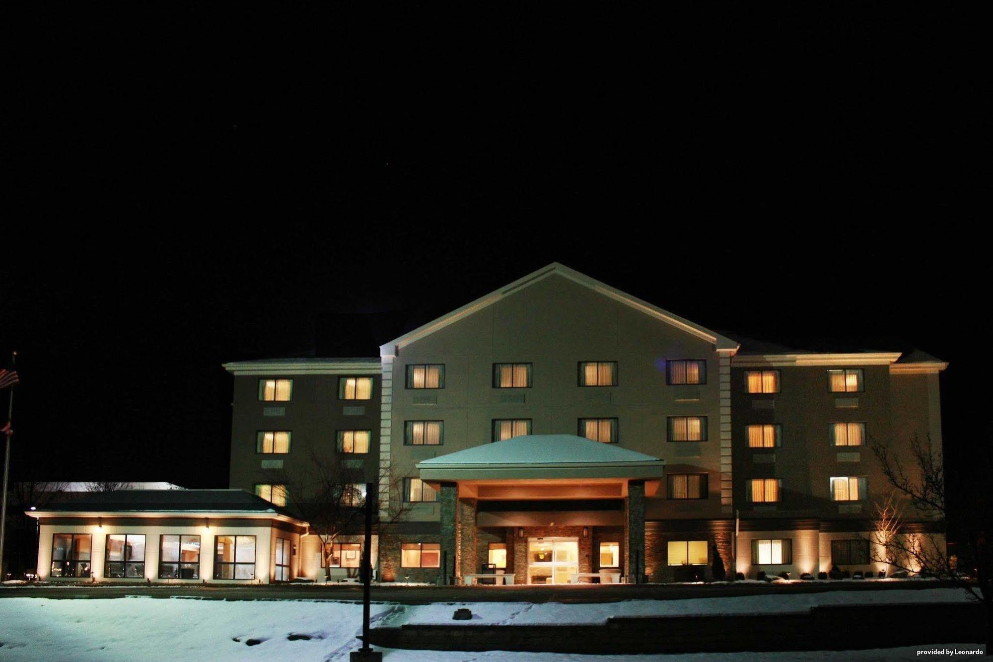 Comfort Inn & Suites Copley Akron Ngoại thất bức ảnh
