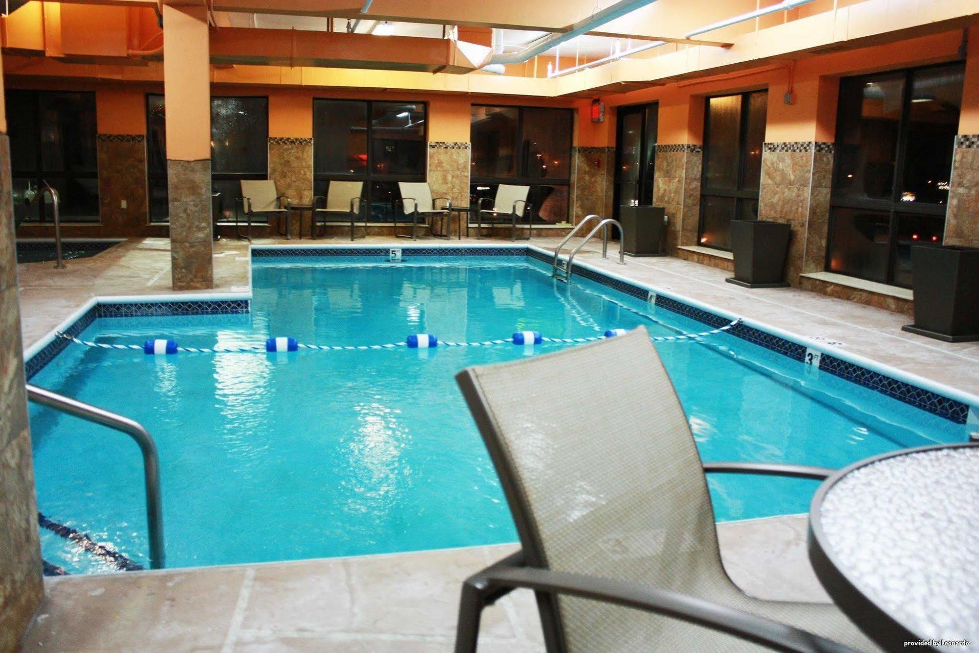 Comfort Inn & Suites Copley Akron Ngoại thất bức ảnh